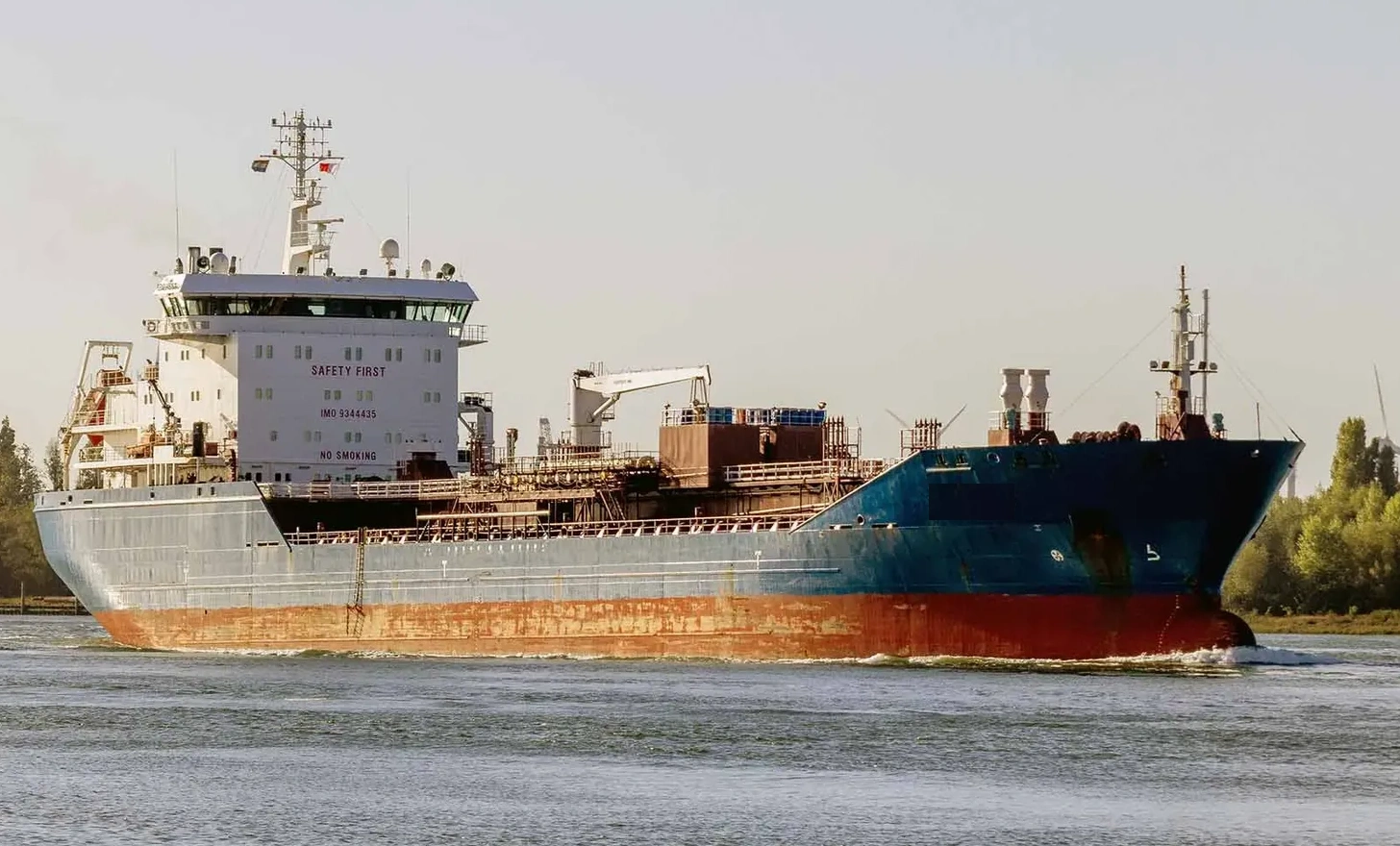 TANKER - BRO ANNA