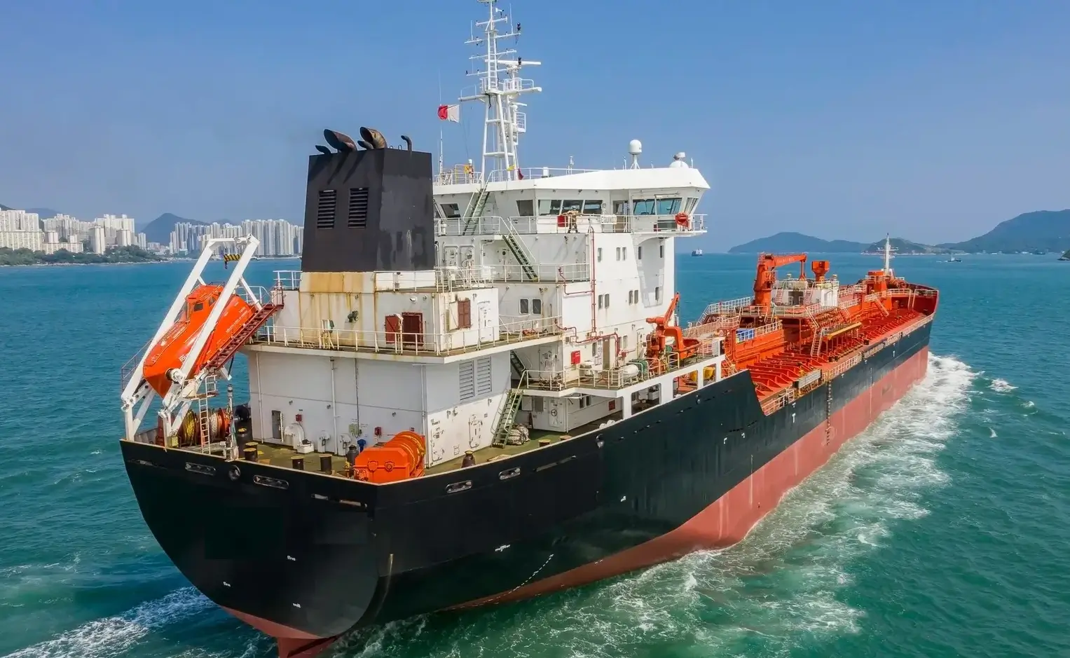 TANKER - EQUINOX