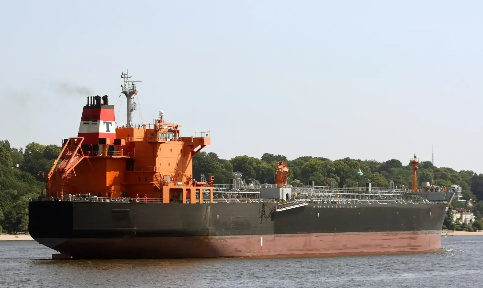 TANKER - FALCON MAJESTIC