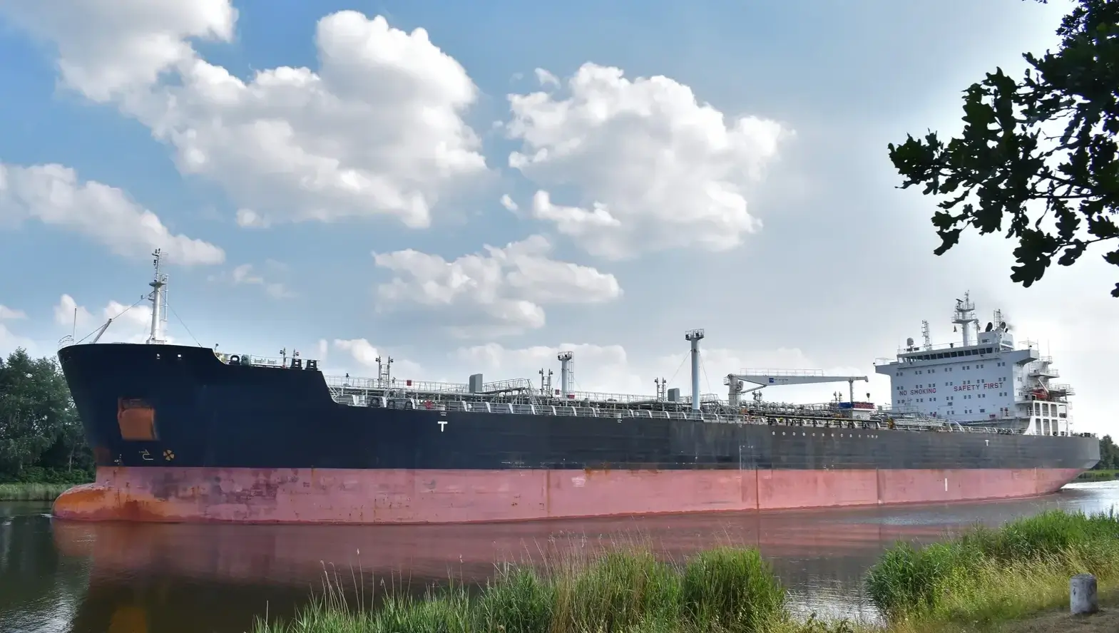 TANKER - FOS MERCURY