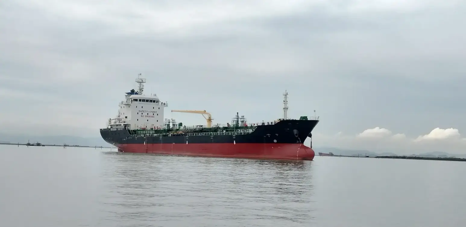 TANKER - GOLD STAR 19