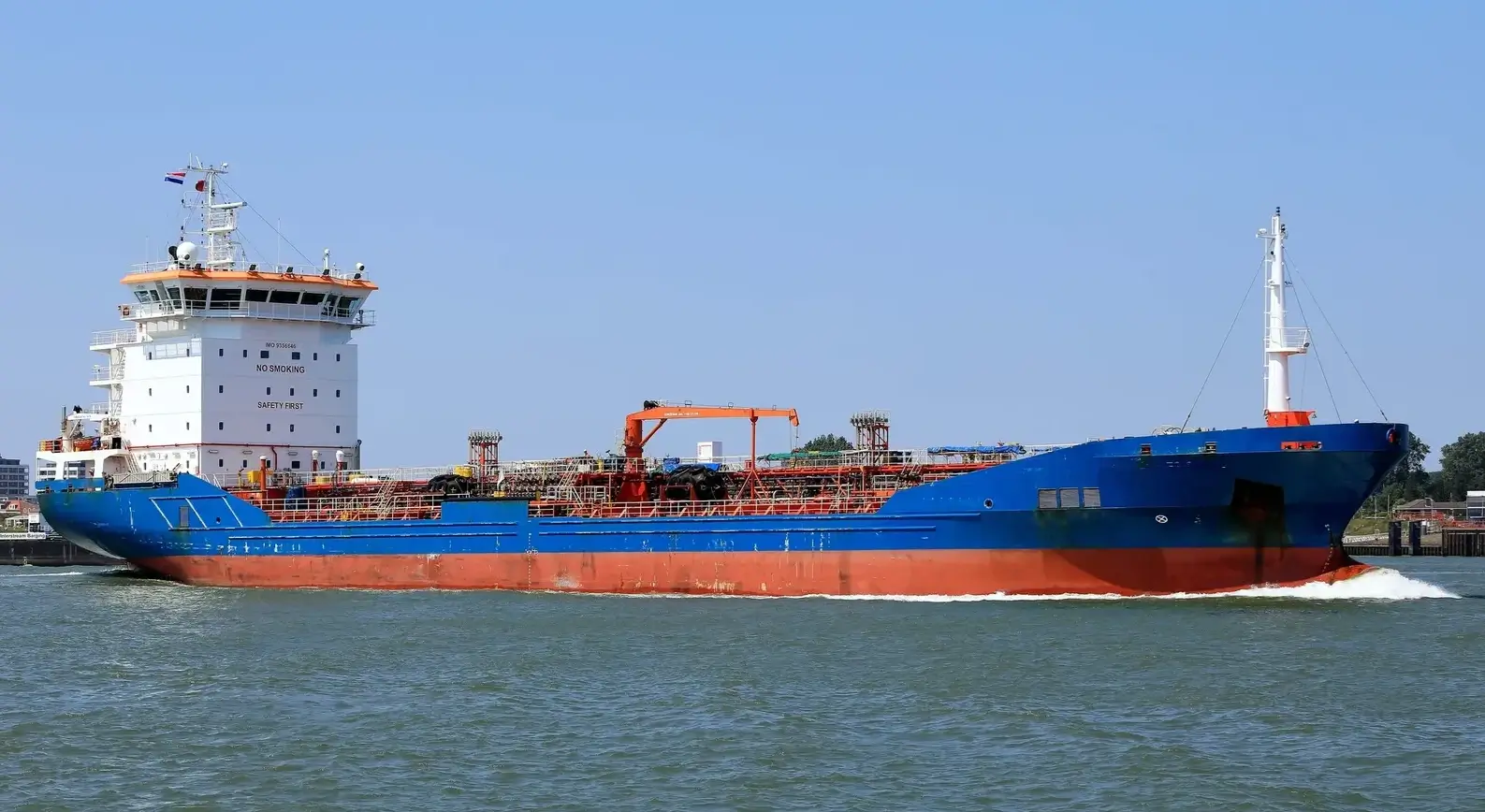 TANKER - TANKER BEE 11
