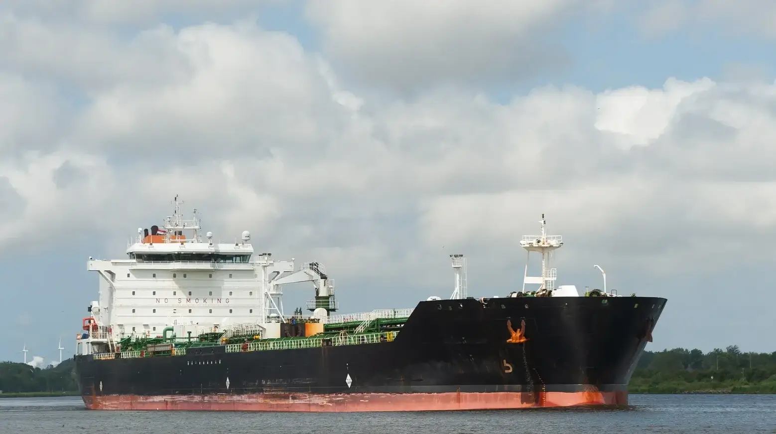 TANKER - UZAVA