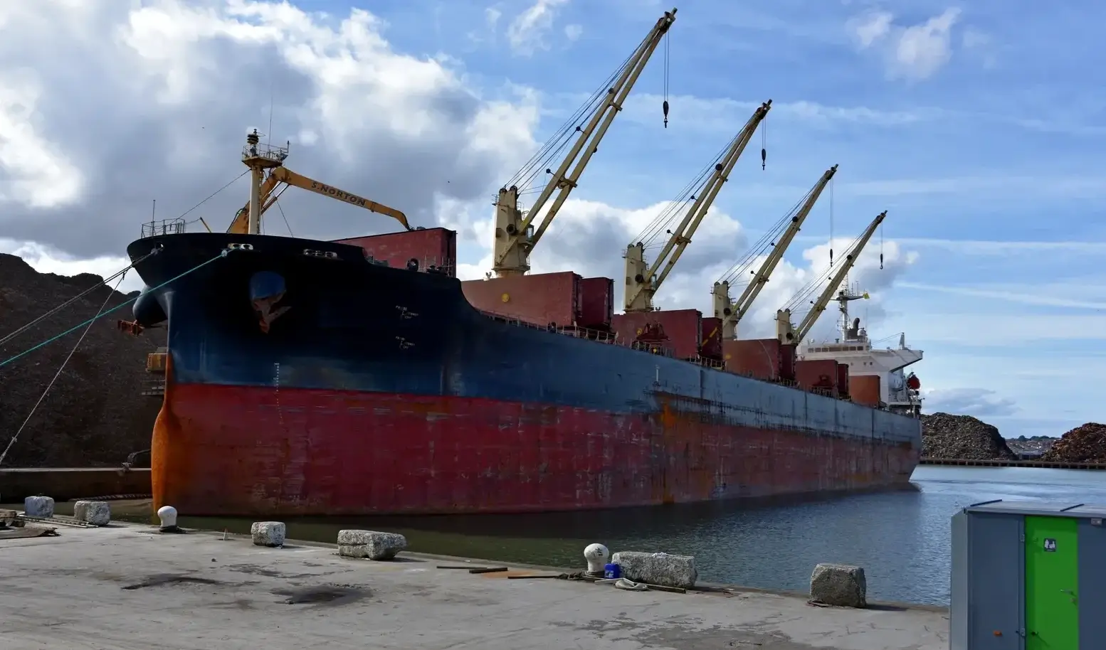 BULKER - GENCO PREDATOR